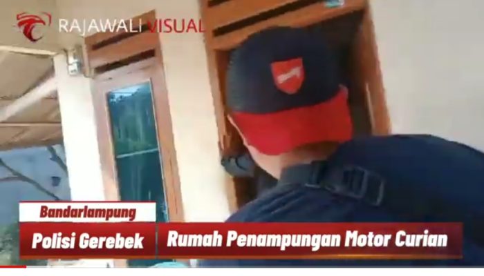 Grebek rumah penampung motor curian
