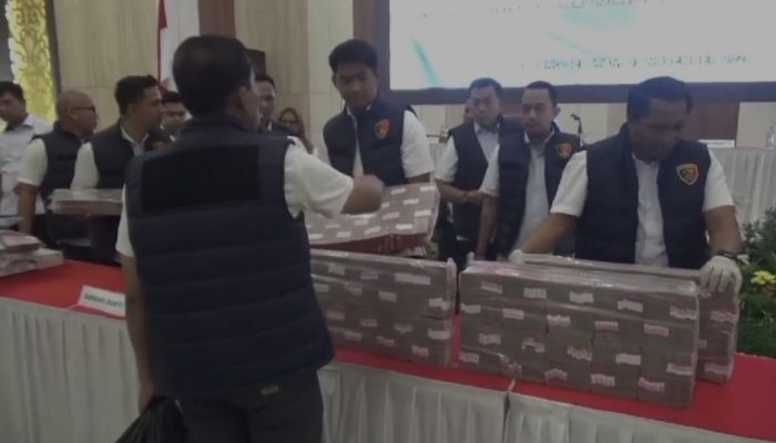 Lolos dari penyidikan polda lampung, oknum perwira polres lamtim disidang di pn tanjung karang