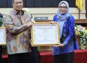 Disdukcapil Bandar Lampung Raih Penghargaan Pelayanan Prima dari KemenpanRB