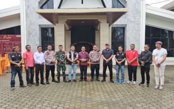 Potret Toleransi yang Menginspirasi, Aparat dan Warga Bersatu Jaga Ibadah Paskah di Tanjung Senang